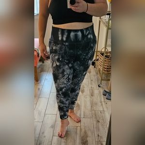 18/22 Lane Bryant tie dye yoga pants